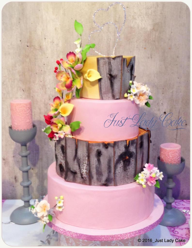 Wedding cake orchidée rose et or effet bois